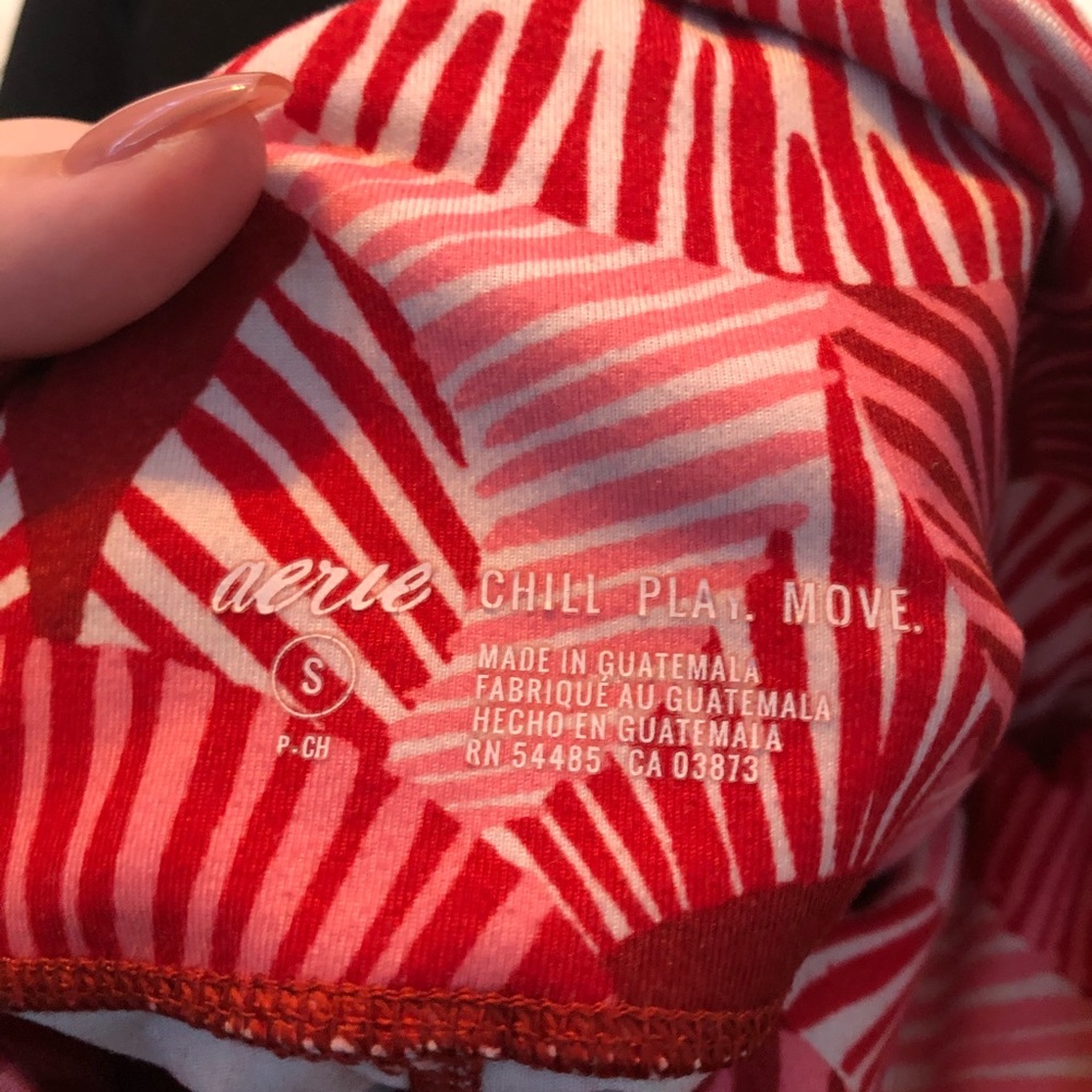 Aerie Pattern Leggings Capris - Picture 5 of 5